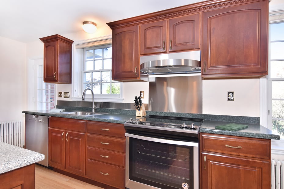 196 W Pondfield Road Photo 14