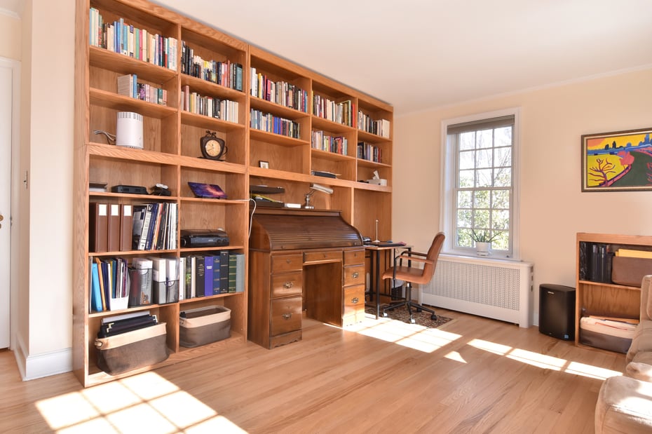 196 W Pondfield Road Photo 16