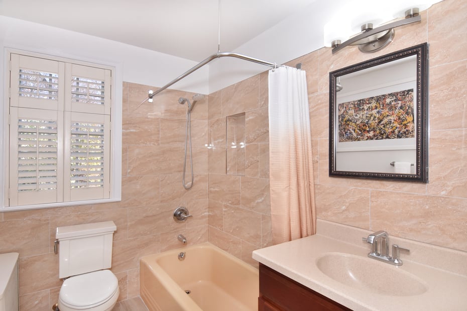 196 W Pondfield Road Photo 20