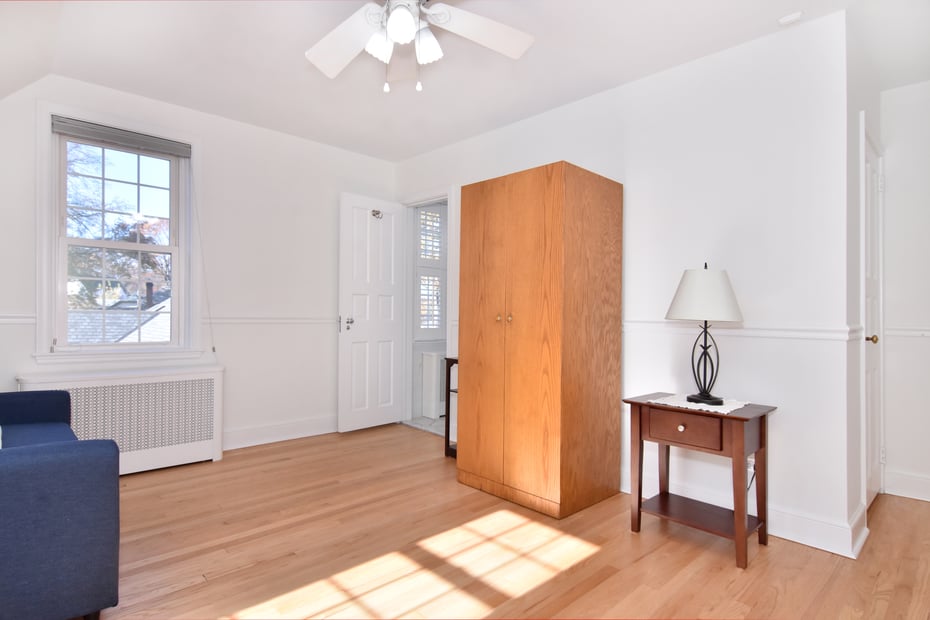 196 W Pondfield Road Photo 26