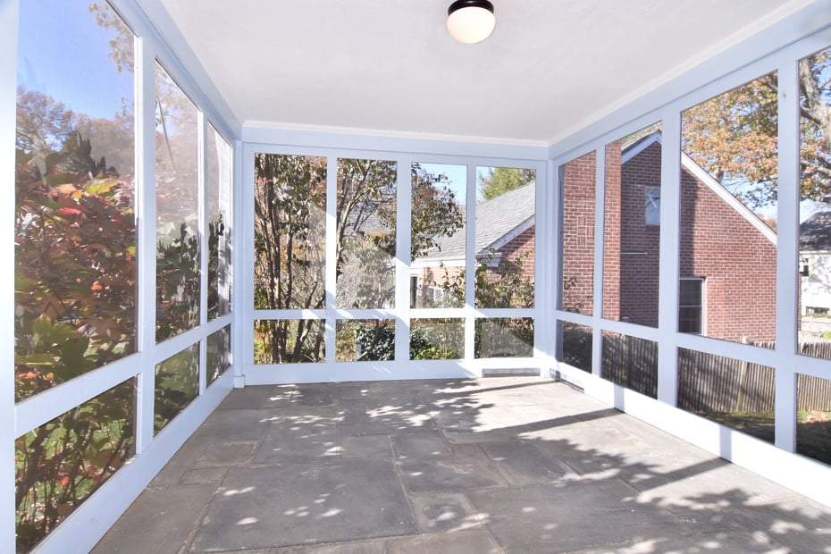 196 W Pondfield Road Photo 29