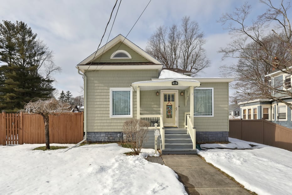 94 Commonwealth Ave Photo 3