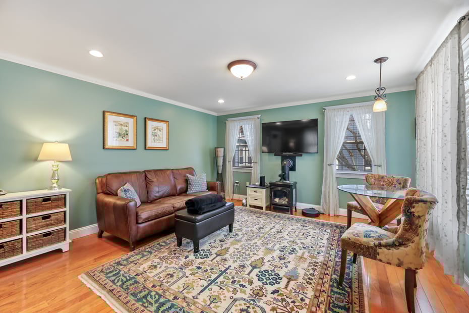 94 Commonwealth Ave Photo 4