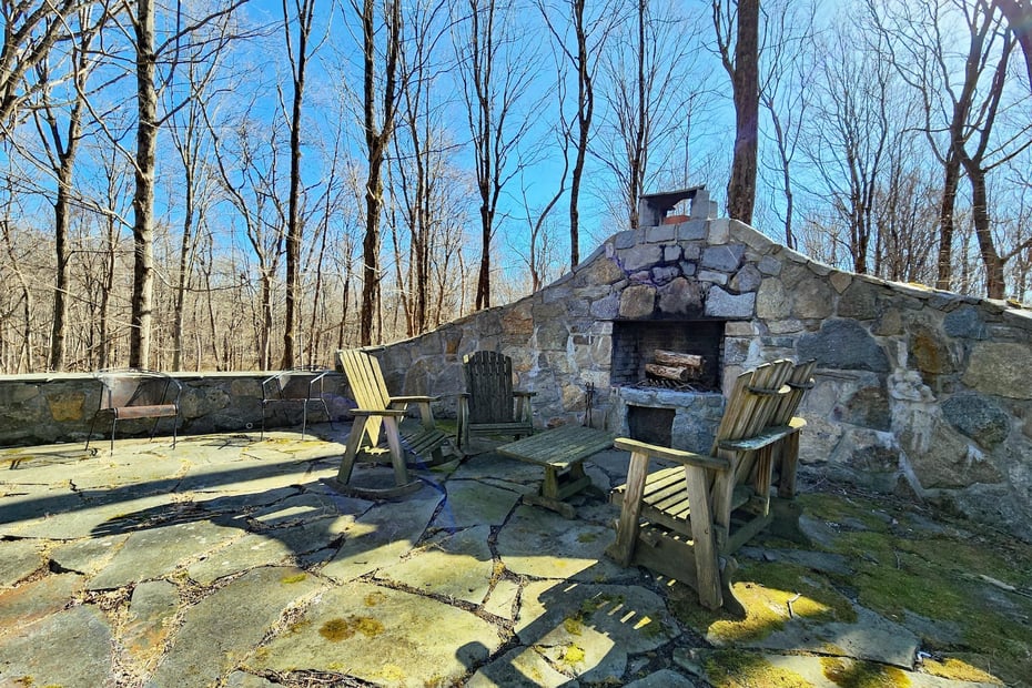 228 Florida Hill Road Photo 3