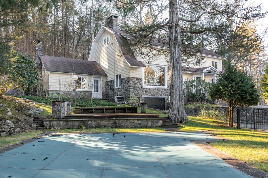 19 Cedar Hill Road Photo 3