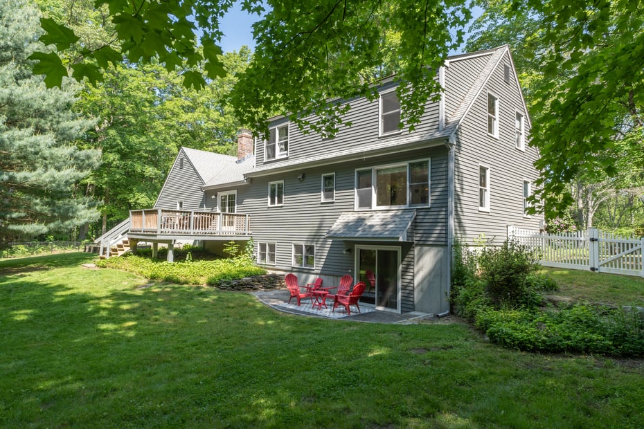 8 Hickory Hill Drive Photo 4