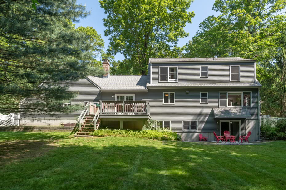 8 Hickory Hill Drive Photo 3