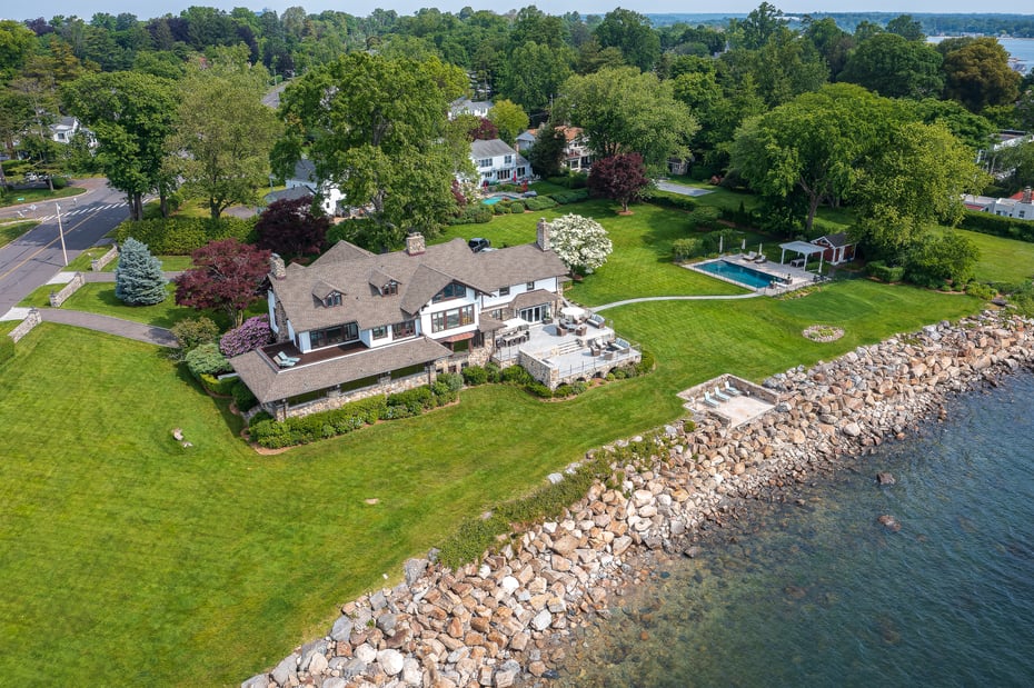 2236 Shippan Avenue Photo 2