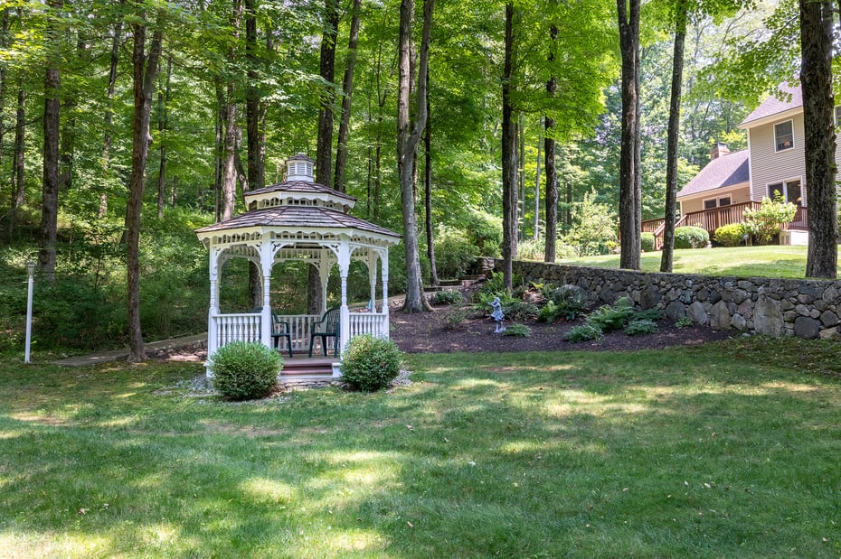 4 Saugatuck Ridge Road Photo 2