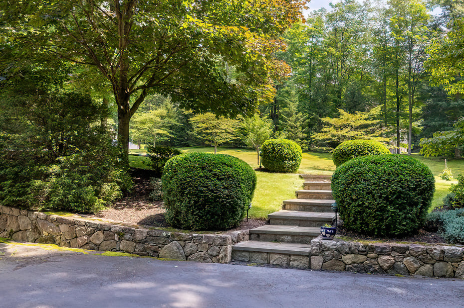 4 Saugatuck Ridge Road Photo 40