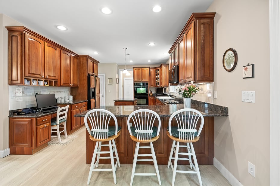 4 Saugatuck Ridge Road Photo 12