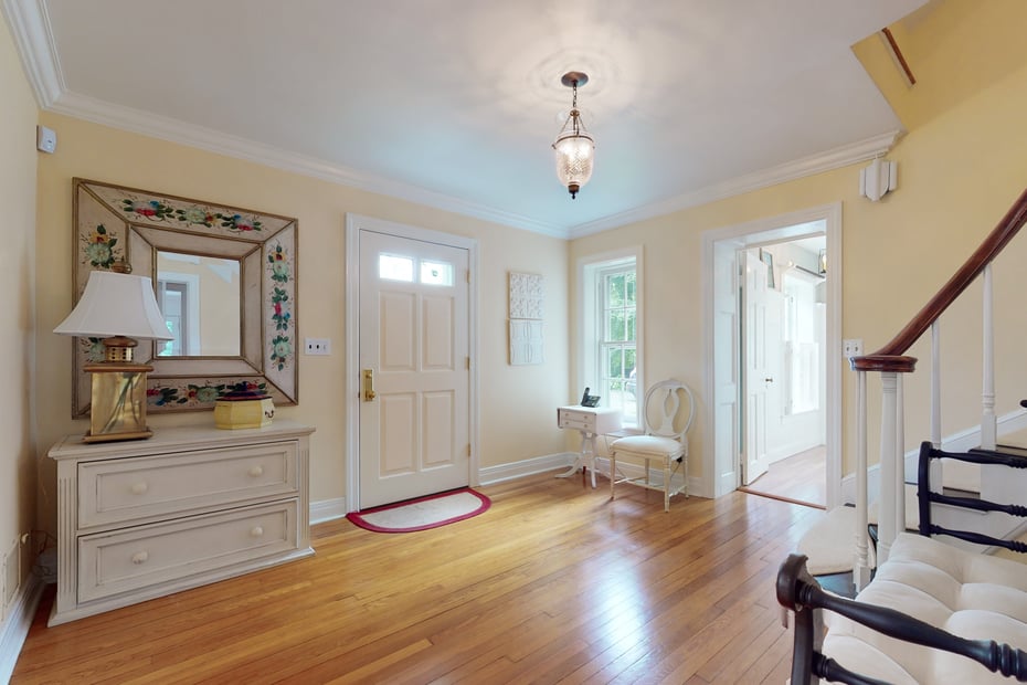 126 King Street West Photo 9