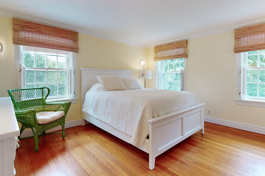 126 King Street West Photo 39