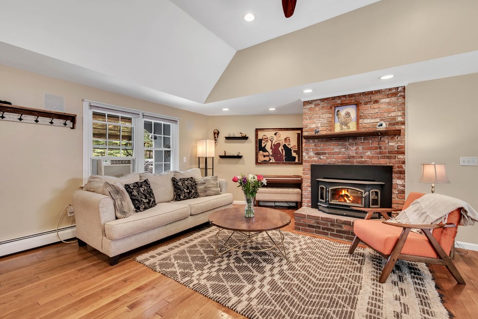 51 Fernwood Drive Photo 3