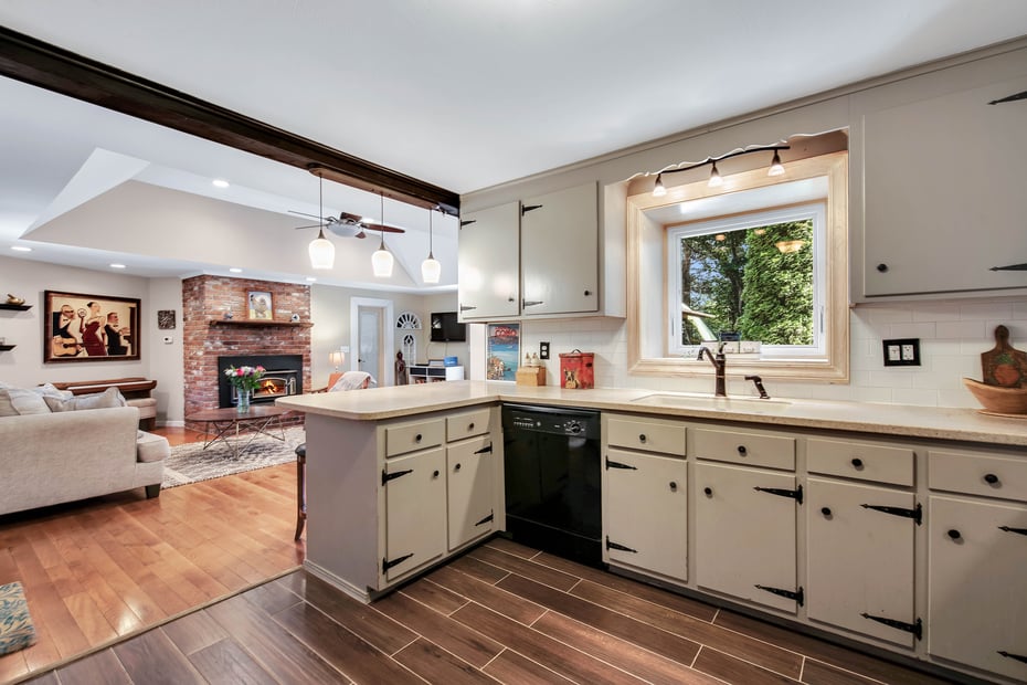 51 Fernwood Drive Photo 5