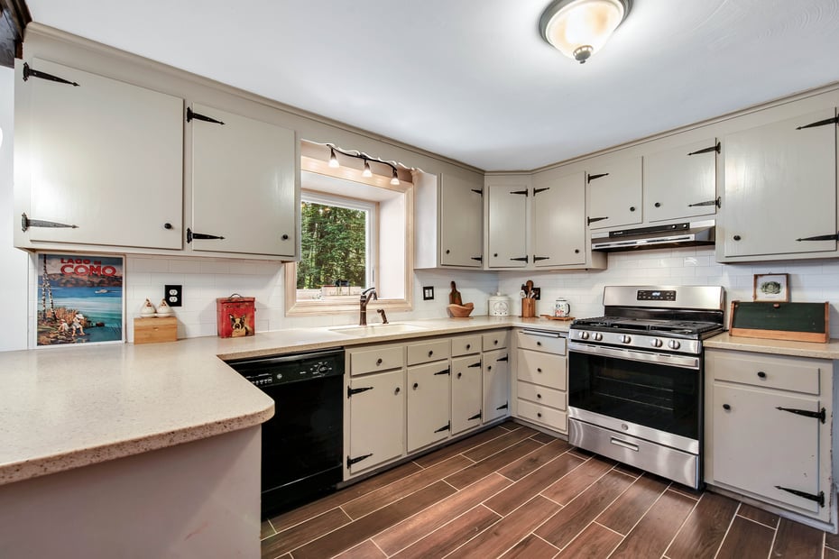 51 Fernwood Drive Photo 6