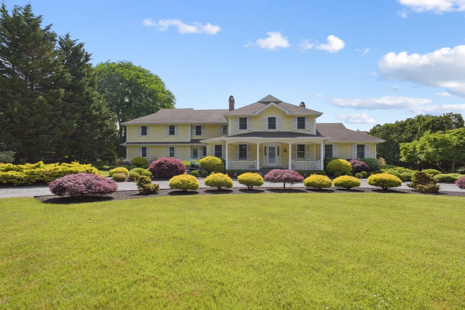 16 Montauk Avenue Photo 1