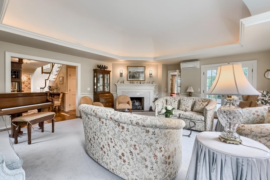 16 Montauk Avenue Photo 5