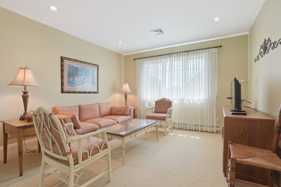 16 Montauk Avenue Photo 29
