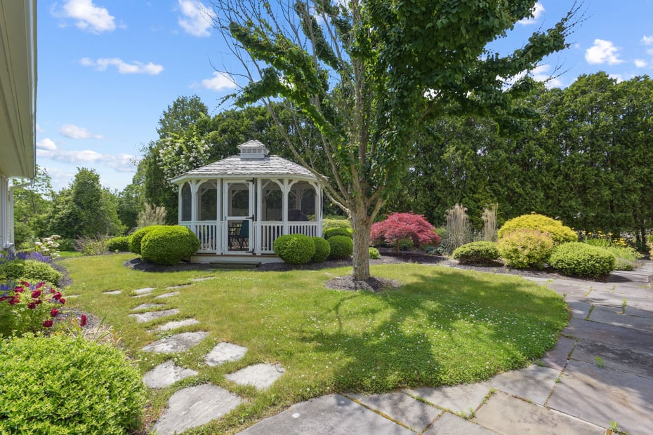 16 Montauk Avenue Photo 38