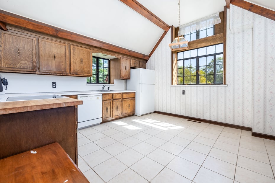 366 Litchfield Road Photo 16