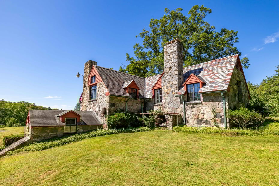 366 Litchfield Road Photo 8