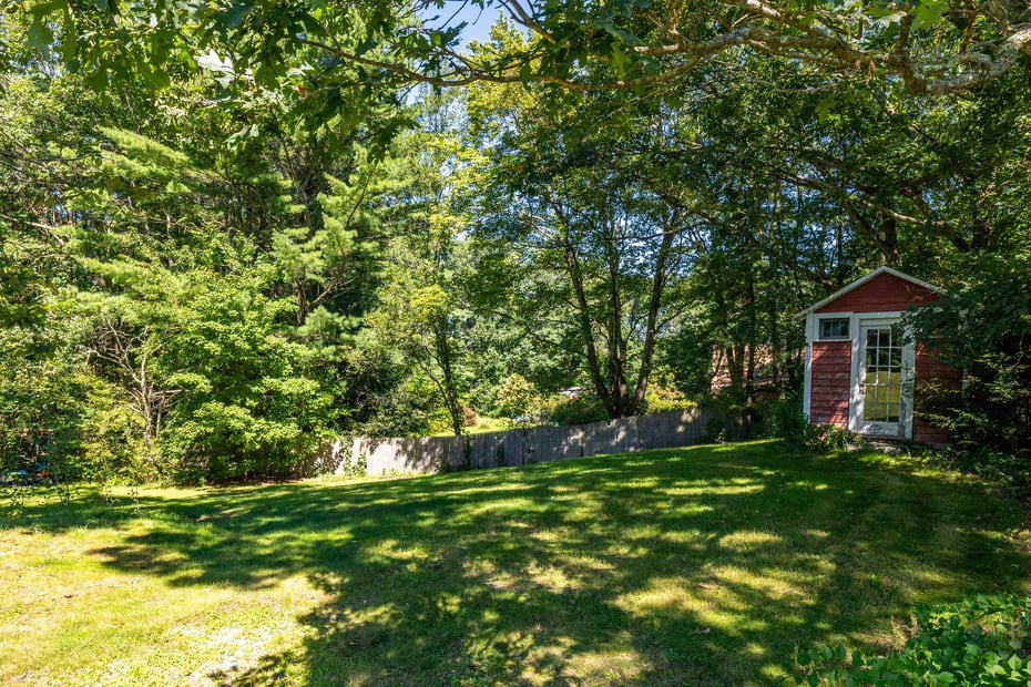 366 Litchfield Road Photo 28