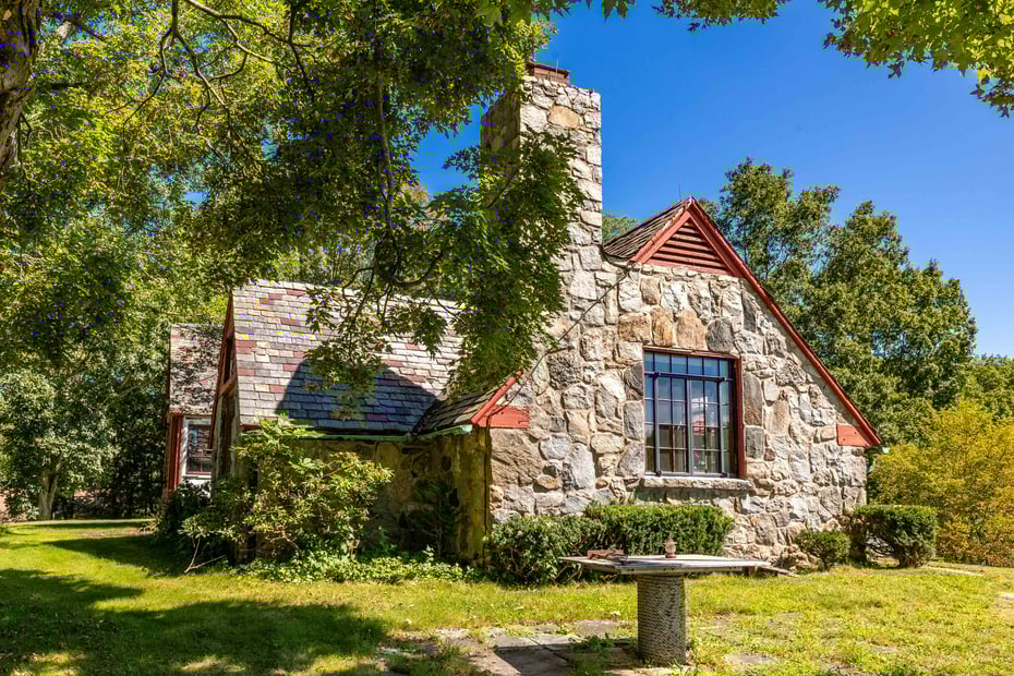 366 Litchfield Road Photo 6