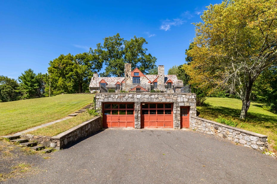 366 Litchfield Road Photo 11