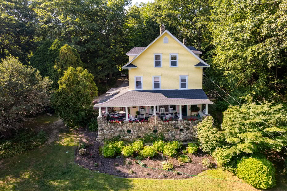 215 West Wakefield Boulevard Photo 3