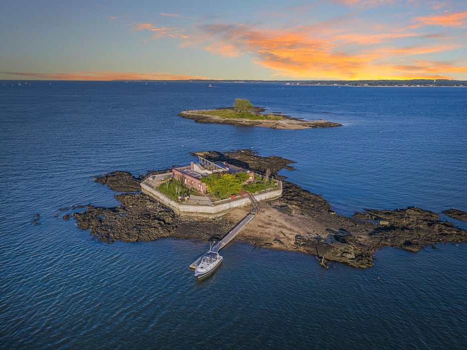 1 Columbia Island Photo 1