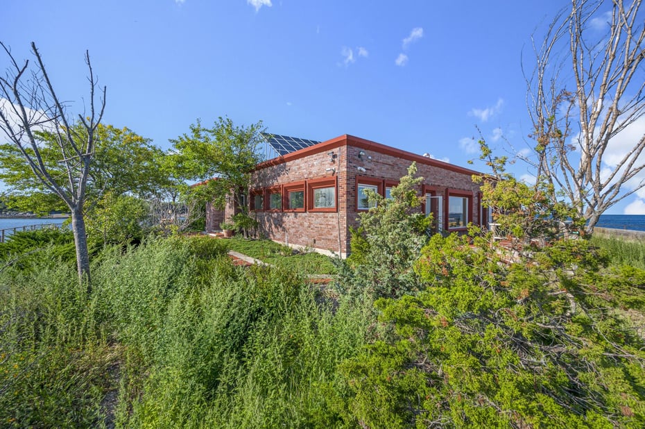 1 Columbia Island Photo 13