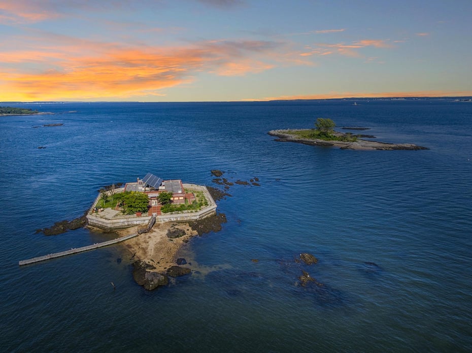 1 Columbia Island Photo 10