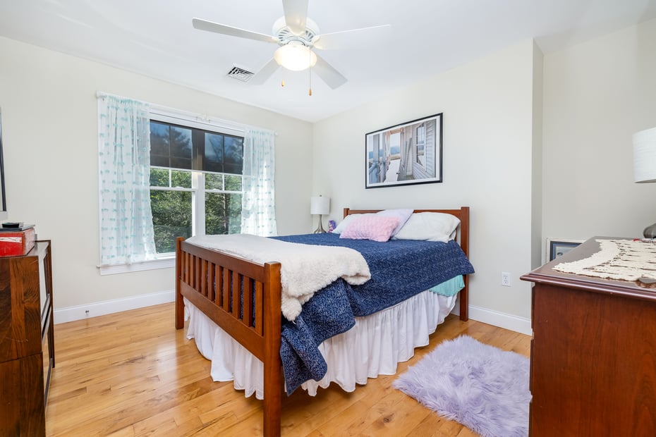 9 Canterbury Court Photo 31
