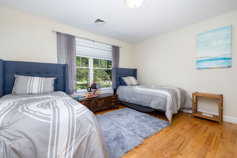 9 Canterbury Court Photo 28