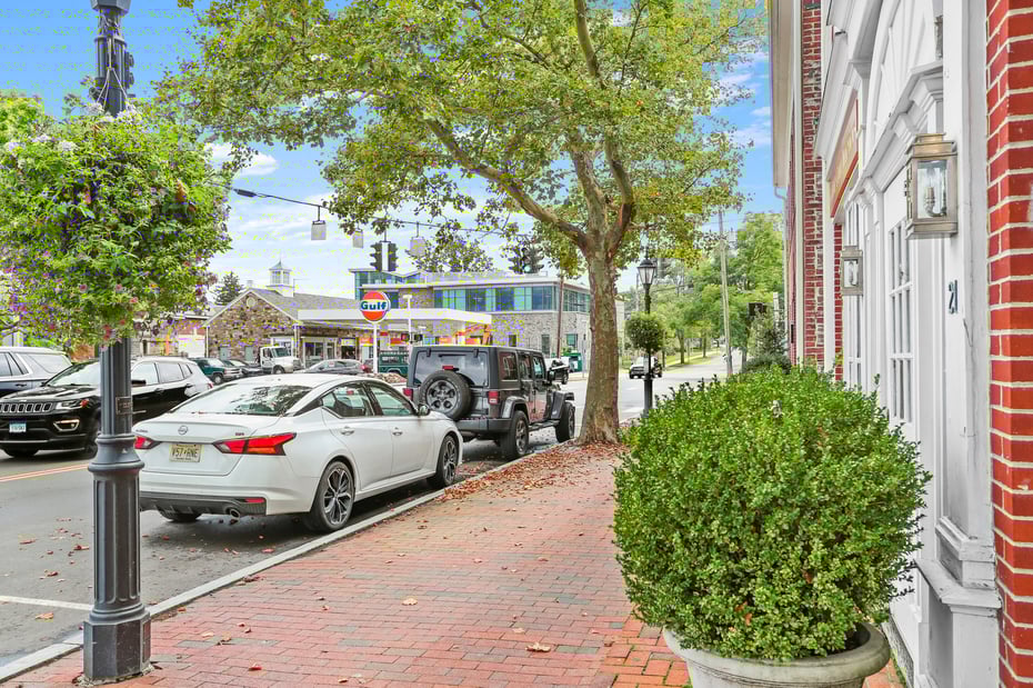 21 South Avenue Photo 27