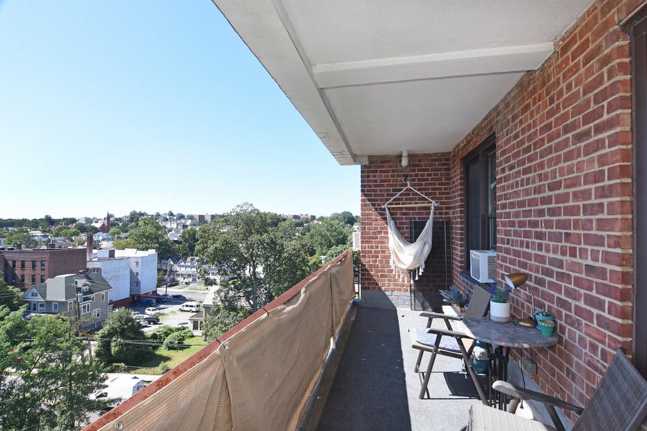 315 King Street #6G Photo 15