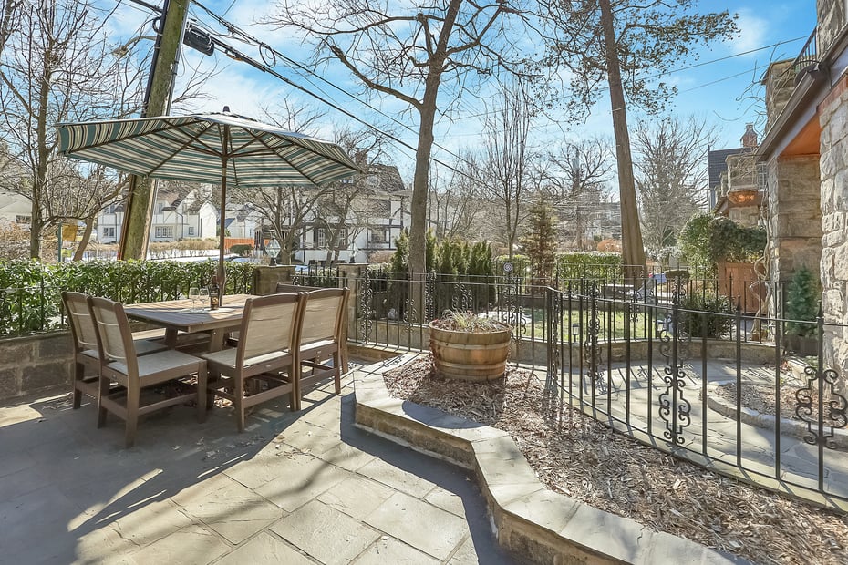 101 Kensington Road Photo 3