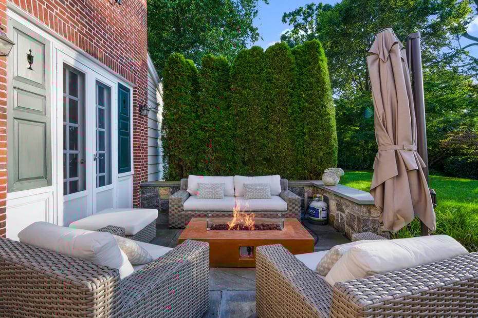 129 Loring Avenue Photo 8
