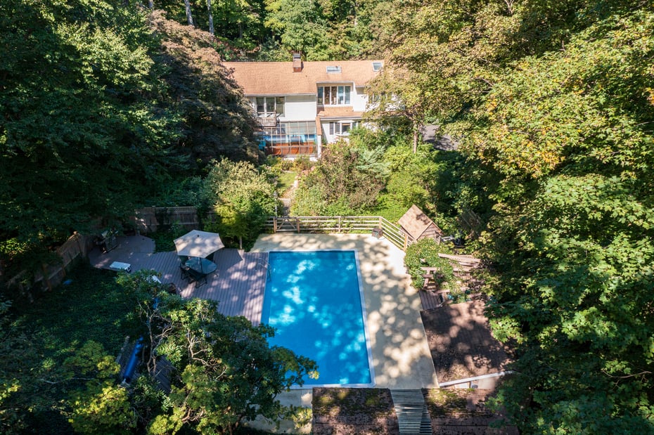 24 Twin Hills Road Photo 1