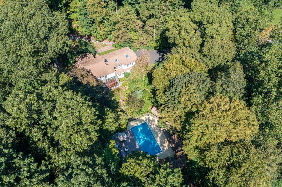 24 Twin Hills Road Photo 2