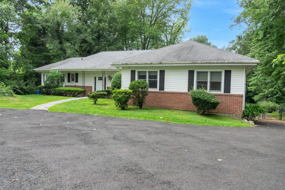 330 Wilmot Road Photo 2
