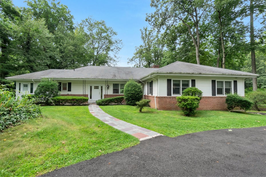 330 Wilmot Road Photo 1