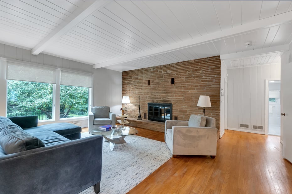 330 Wilmot Road Photo 7