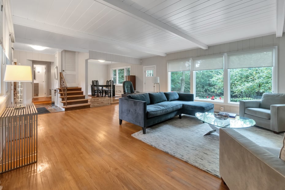 330 Wilmot Road Photo 8