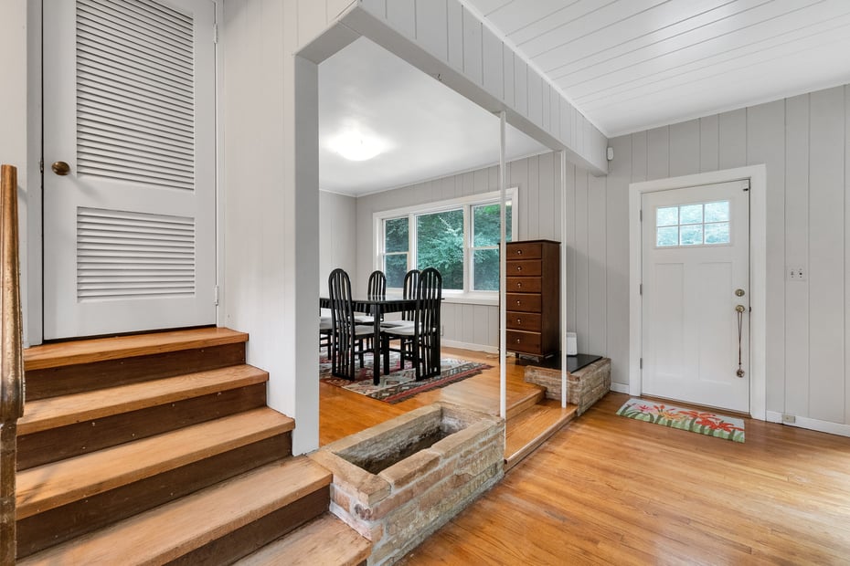 330 Wilmot Road Photo 9