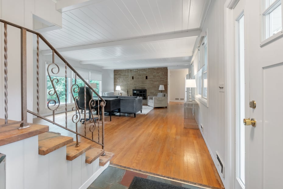 330 Wilmot Road Photo 10
