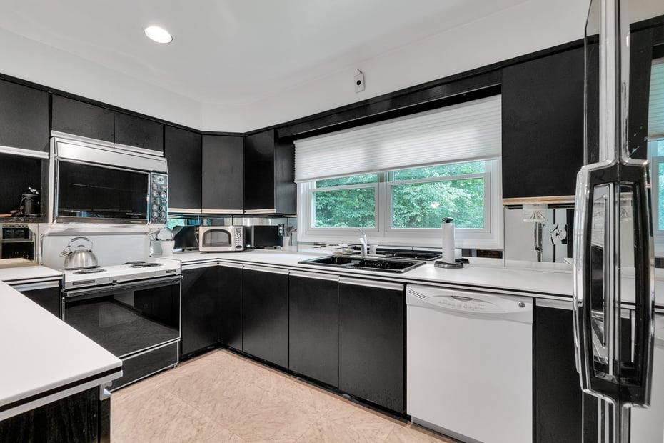 330 Wilmot Road Photo 16