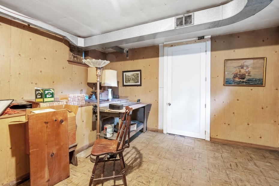 330 Wilmot Road Photo 32