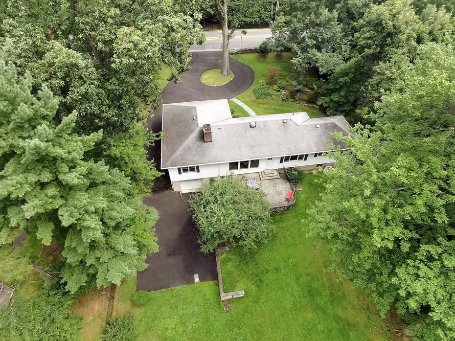 330 Wilmot Road Photo 34